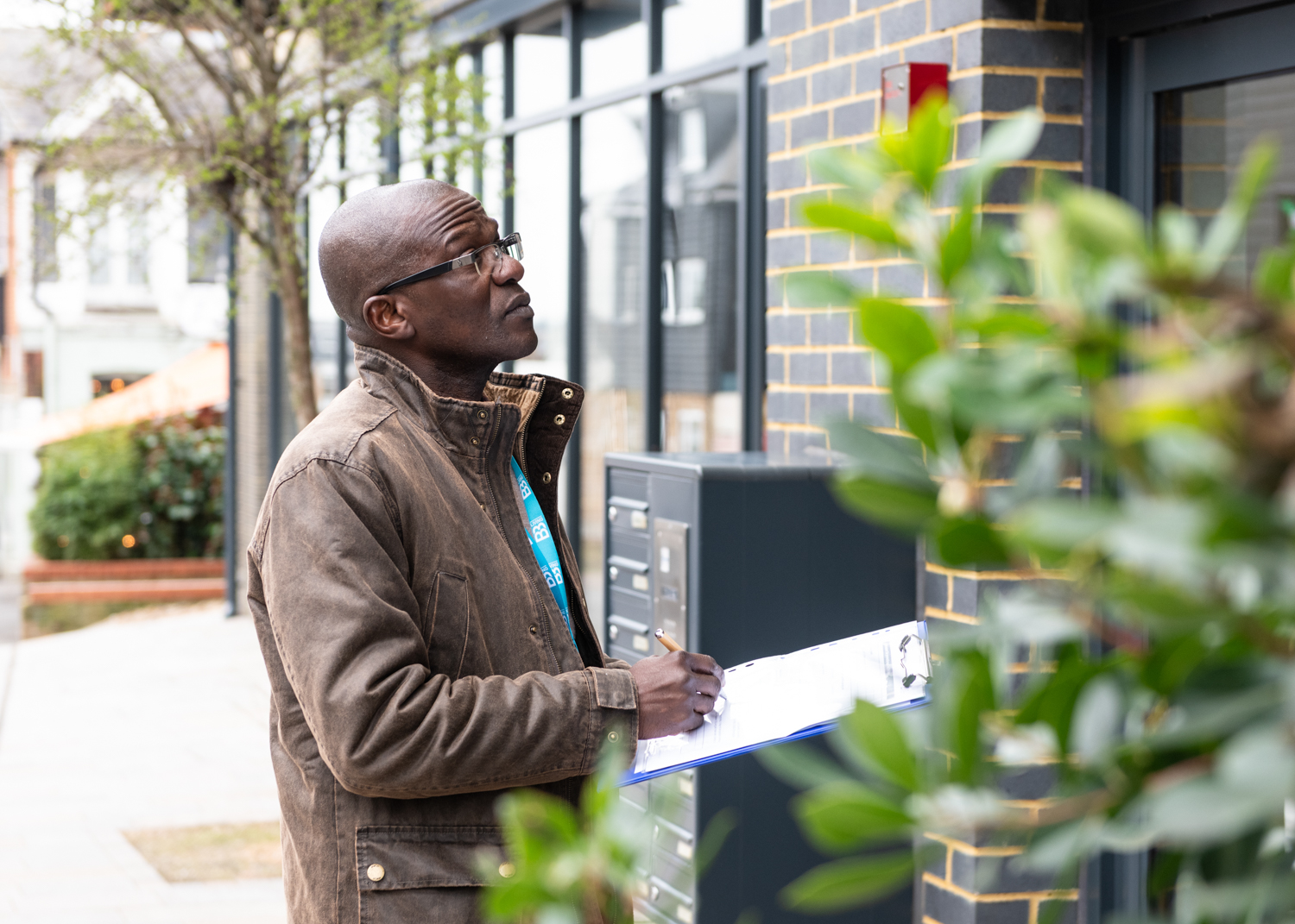 Photo of Neighbourhood Officer on estate inspection