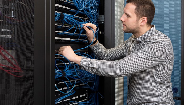 Lee IT support analyst